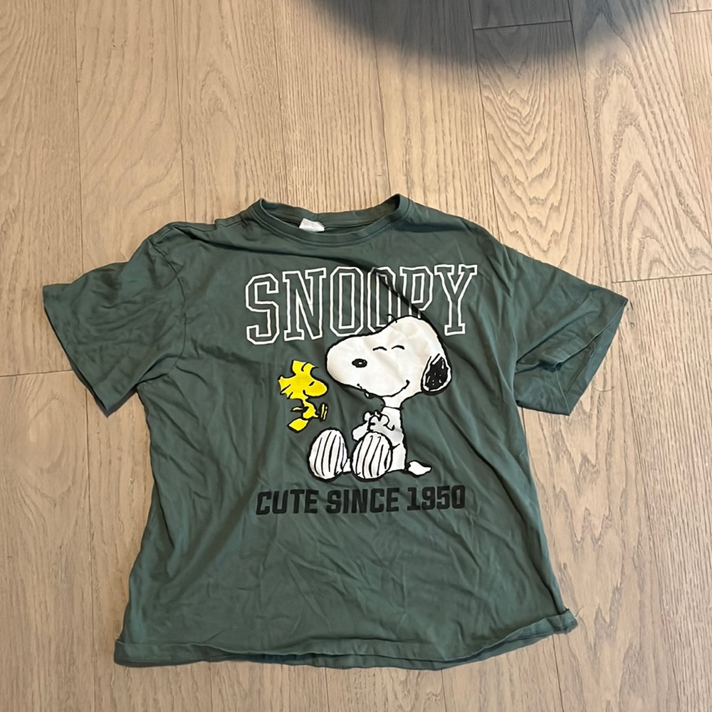 ✨2 for $10✨Streetwear society green snoopy graphic tee